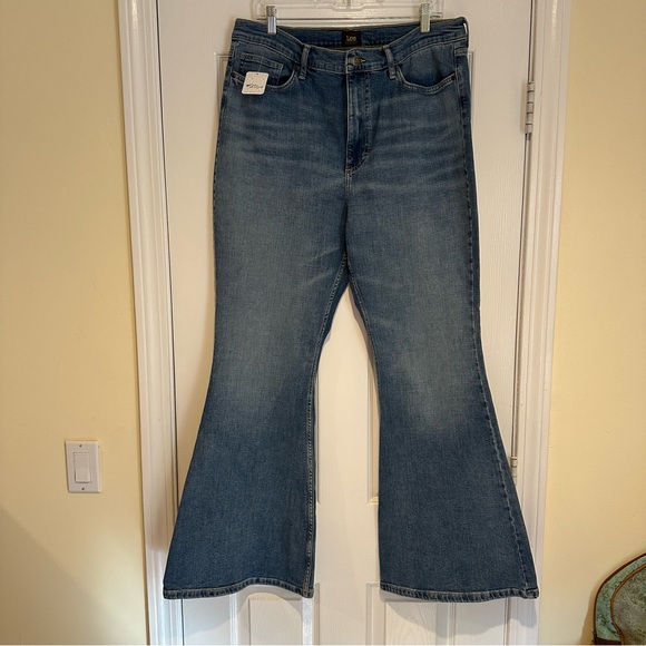 Lee High Rise Flare size 33 (16) - Picture 1 of 7